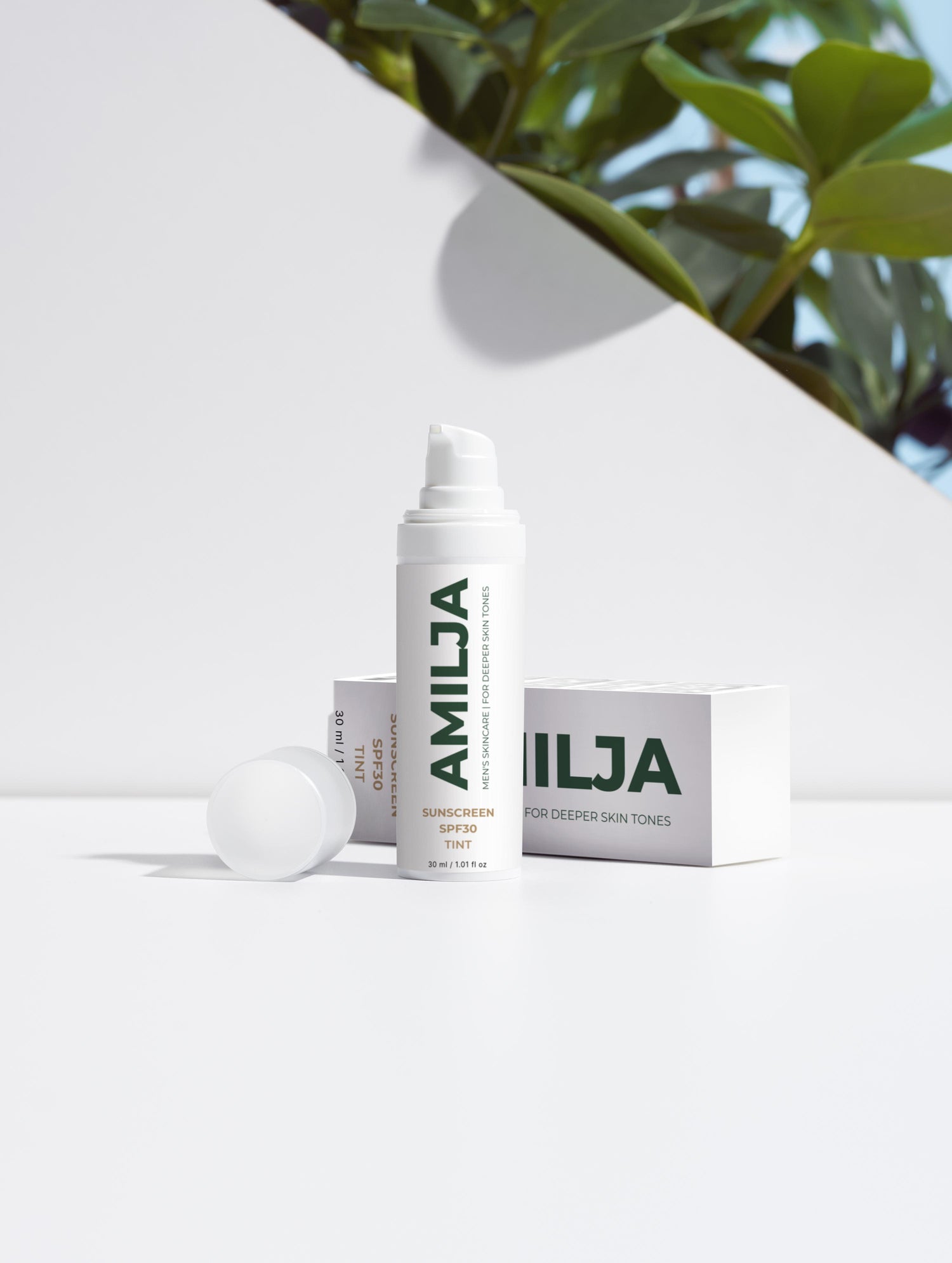 Sunscreen SPF 30, tinted | Protection without a white cast